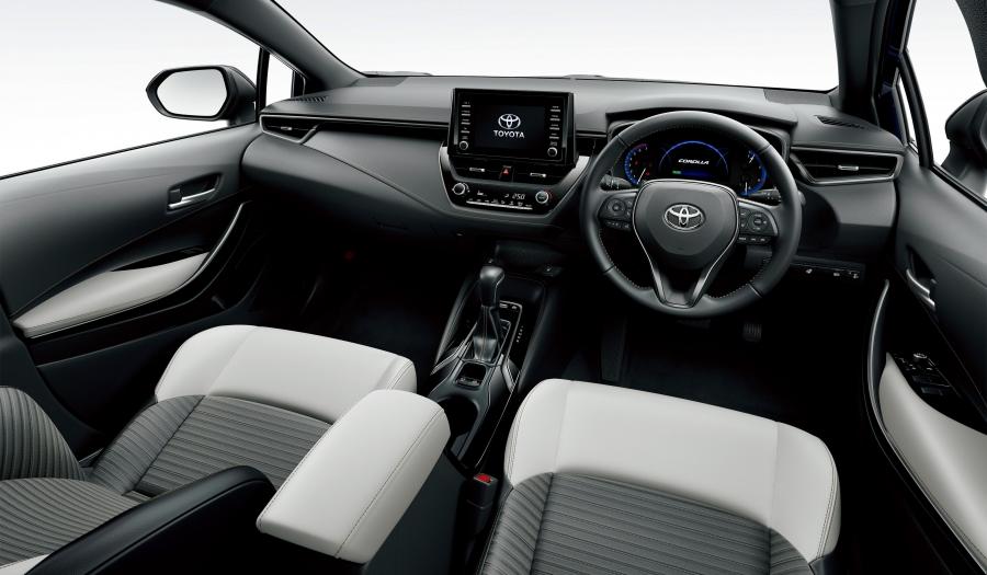 Торпедо Toyota Corolla Hybrid WxB 2019 года  (JP) (фото 9 из 13)